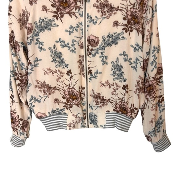 Saltwater LUXE Crossfire Bomber- Floral Mix Print Bomber- Size Small - Picture 4 of 10